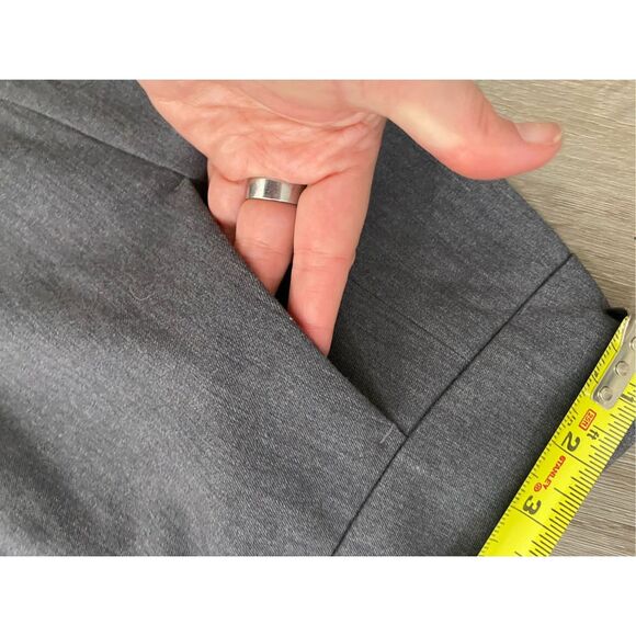 Ann Taylor Loft Grey Pencil Skirt with Back Pleating, Pockets! Size 6 - Picture 4 of 9